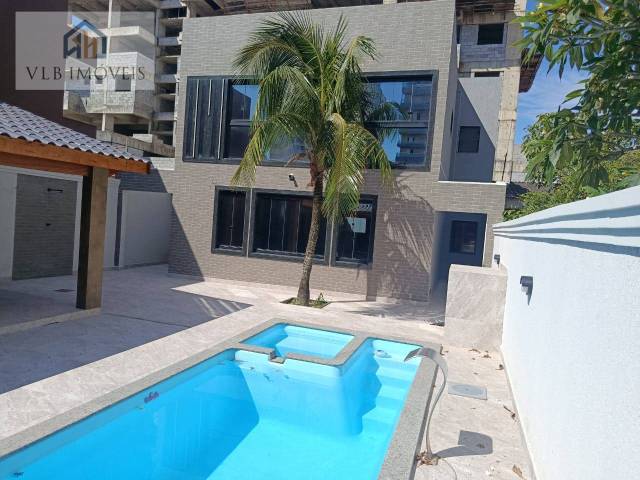 Sobrado para Venda em Praia Grande - 2