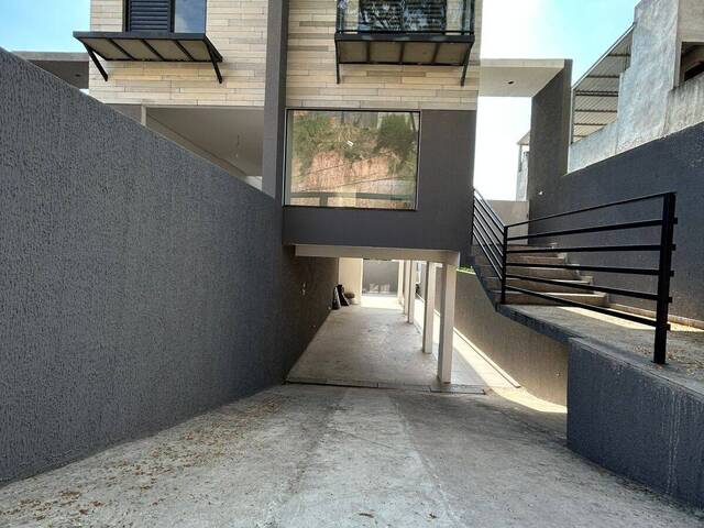 Venda em Morada dos Pássaros - Taboão da Serra