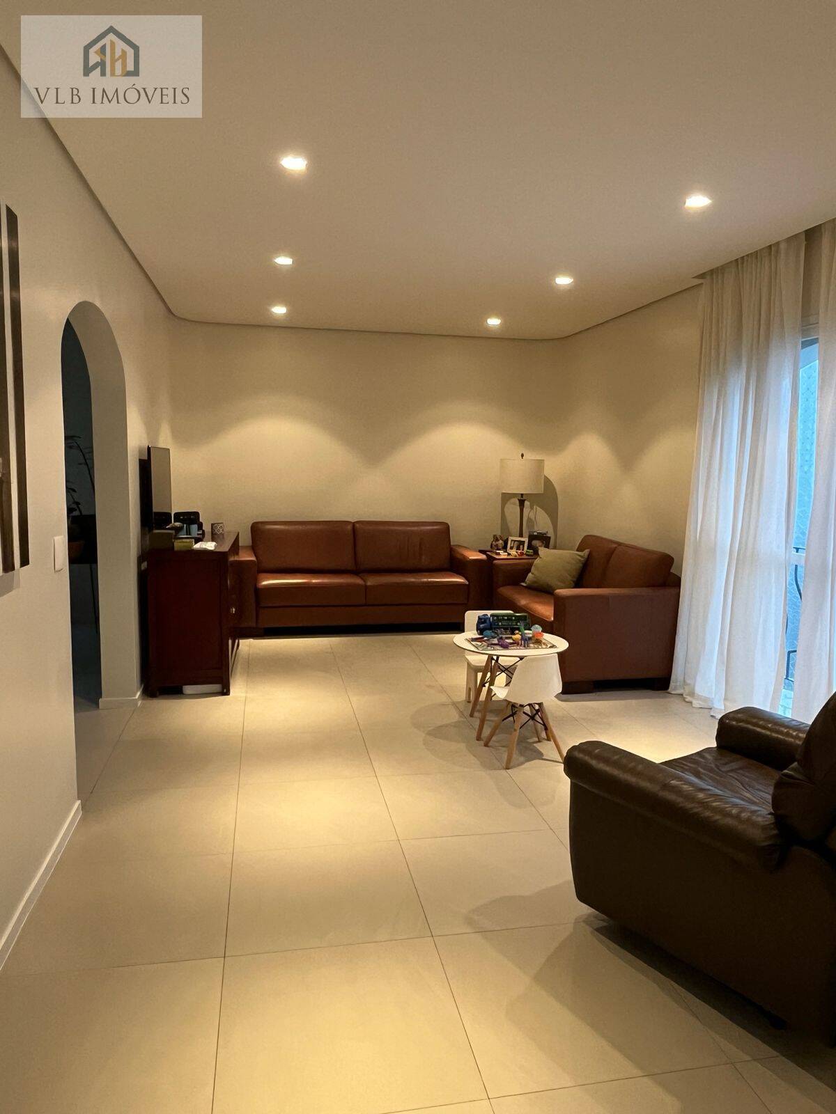 Apartamento, 3 quartos, 137 m² - Foto 1